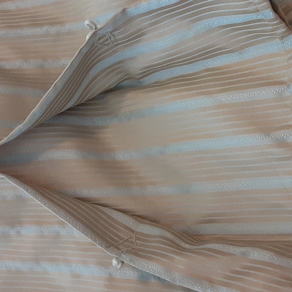 Queen Bed Skirt Rayon Blend Striped Frog Closures @ Corner - Picture 4 of 6